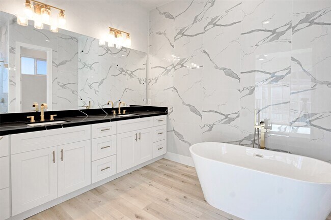 Foto del edificio - 5908 St Augustine St