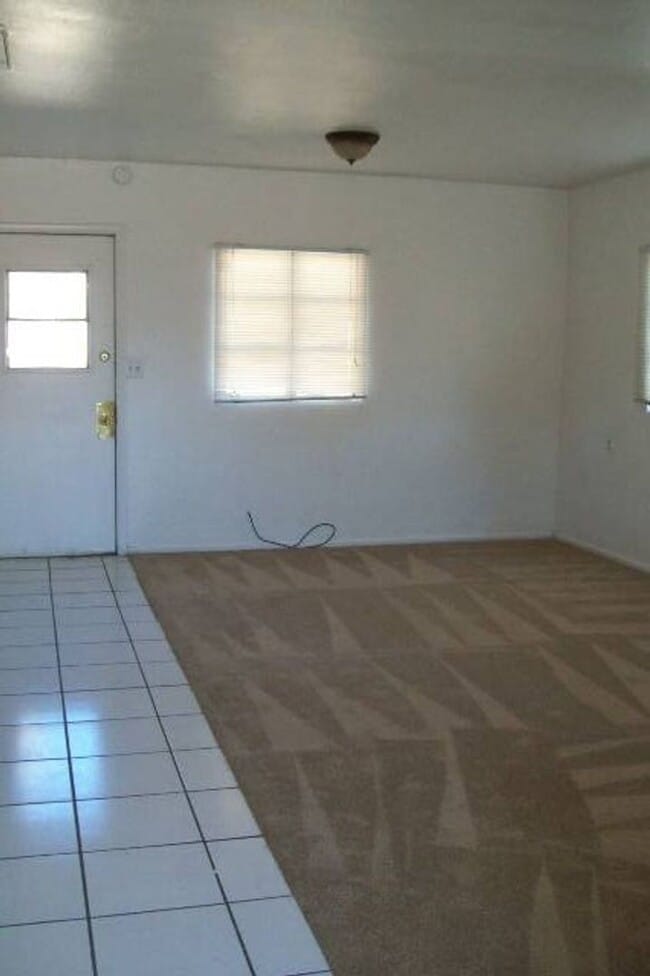 Building Photo - **Cozy 1-Bedroom Home in Tempe**