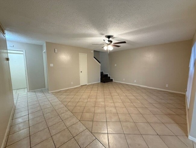 Building Photo - 1002 Castle Heights Dr