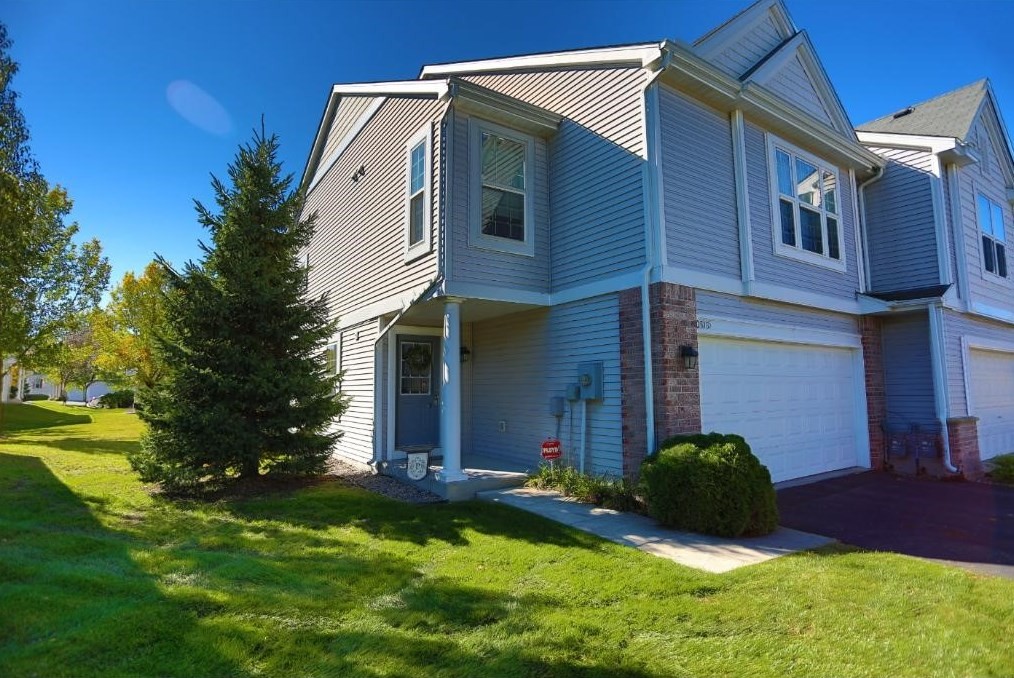 10515 Pond Curve, Woodbury, MN 55129 Townhome Rentals in Woodbury MN
