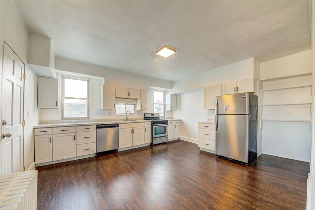 Foto del edificio - Available June | Beautiful 4 Bedroom Home ...