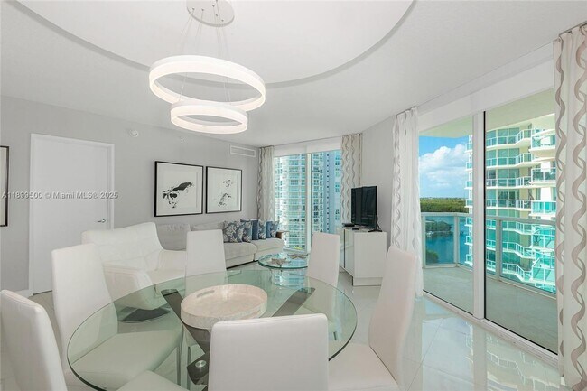 Foto del edificio - 200 Sunny Isles Blvd