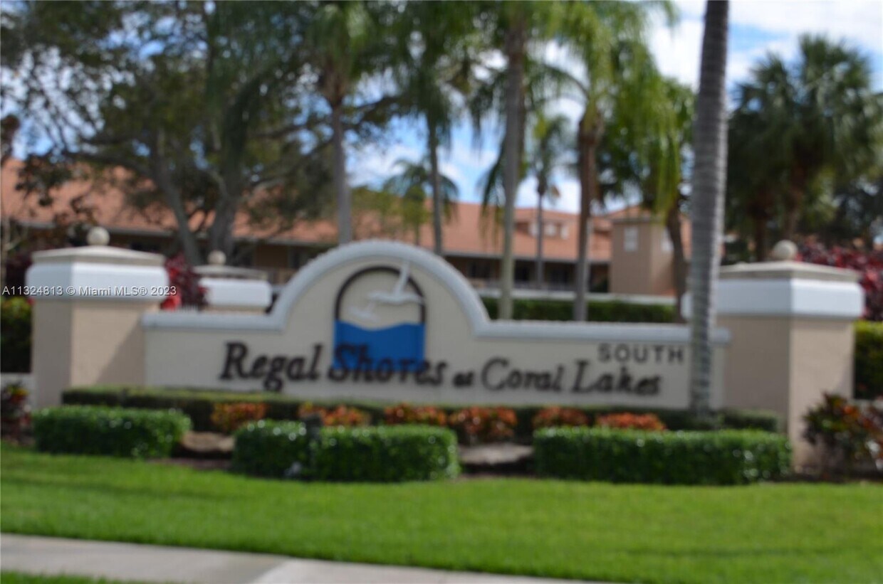 Foto principal - 5952 Regal Glen Dr