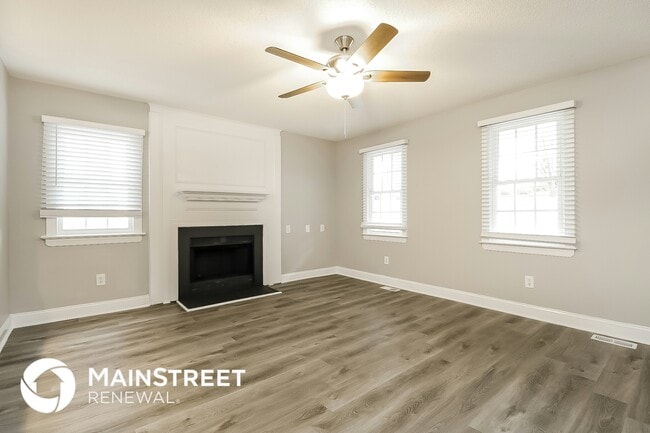 Foto del edificio - 8812 Reigate Ln