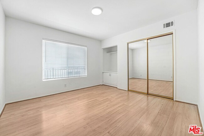 Foto del edificio - 10393 Almayo Ave