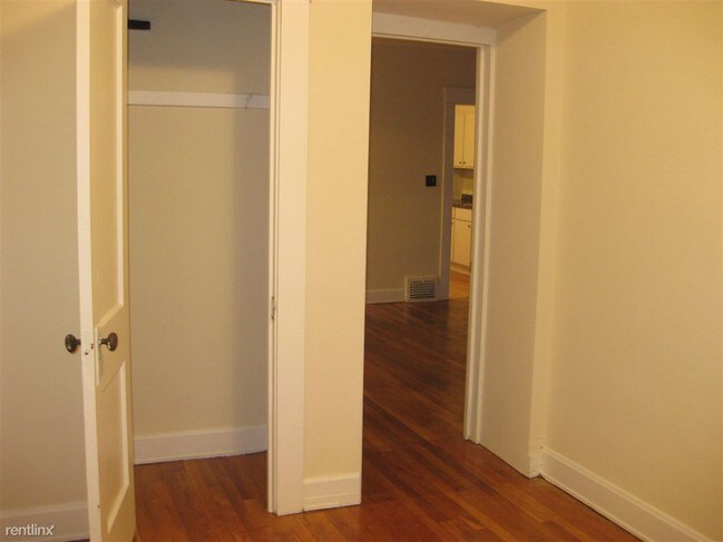 Building Photo - 14305 Cedarwood Ave