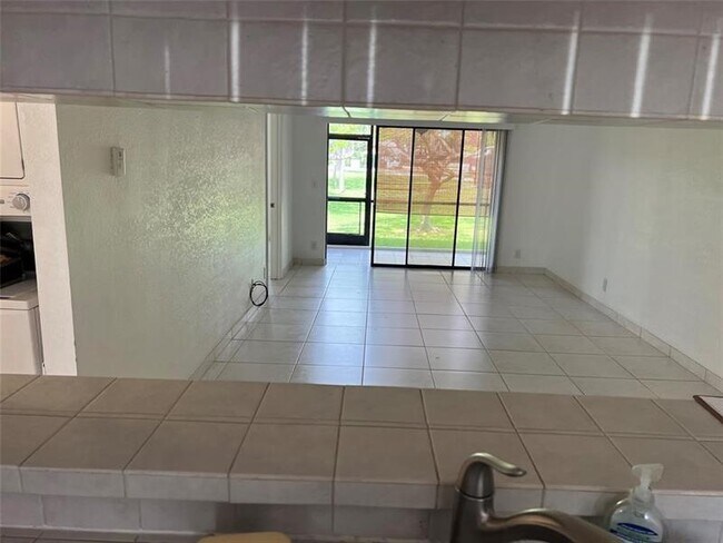 Foto del edificio - 3375 Jaywood Terrace