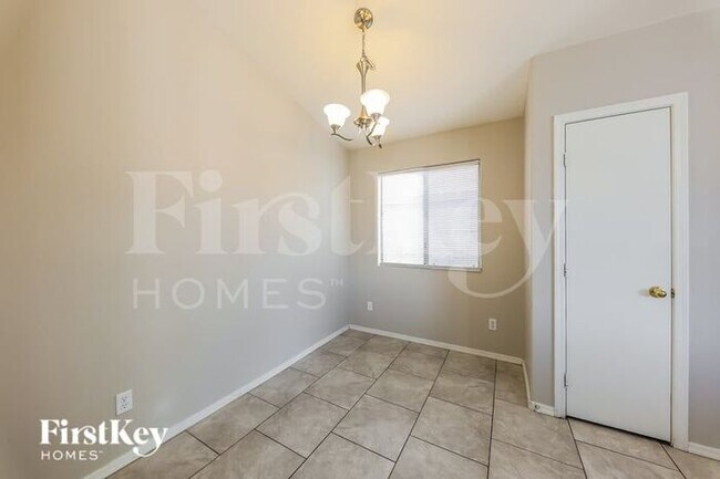 Foto del edificio - 1408 W Lynne Ln