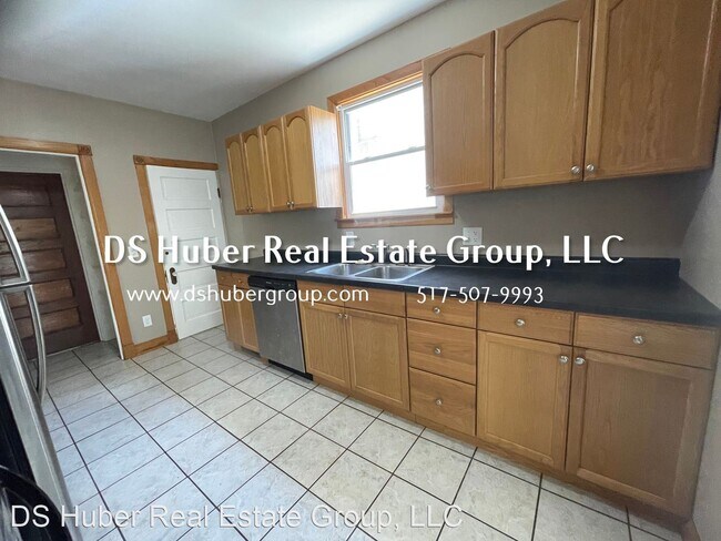 Building Photo - 4 br, 1 bath House - 1203 W Michigan Ave