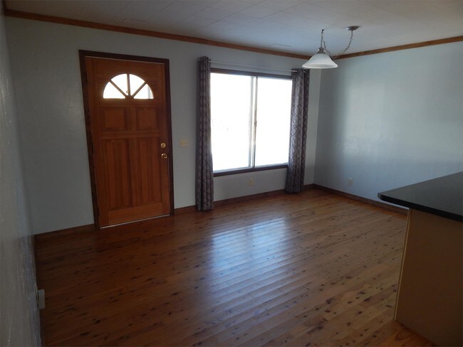 Building Photo - 134 B St