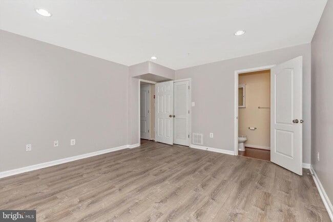 Building Photo - 6226 Newport Pl