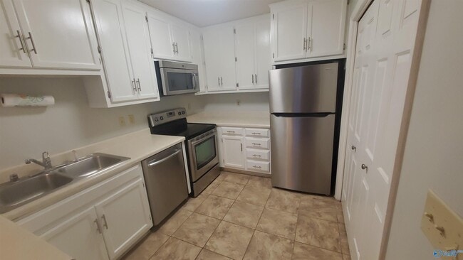 Foto del edificio - 2090 Greenwood Pl SW
