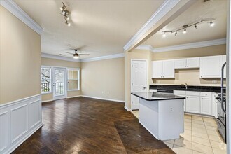 Building Photo - 1850 Cotillion Dr