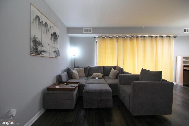 Foto del edificio - 7528 Savannah St