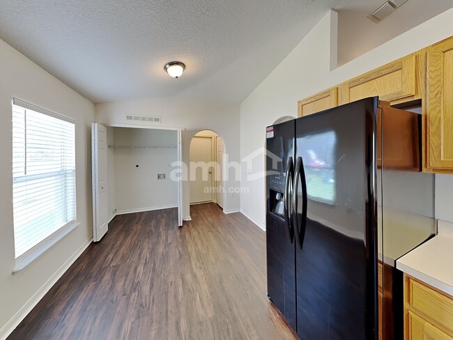 Foto del edificio - 5549 Shady Pine St S