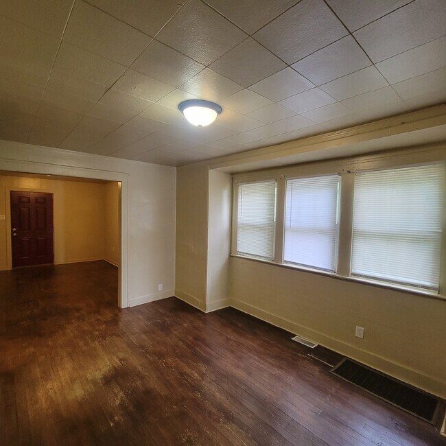 Foto del edificio - West Side 5BR/2BA House / Must See!