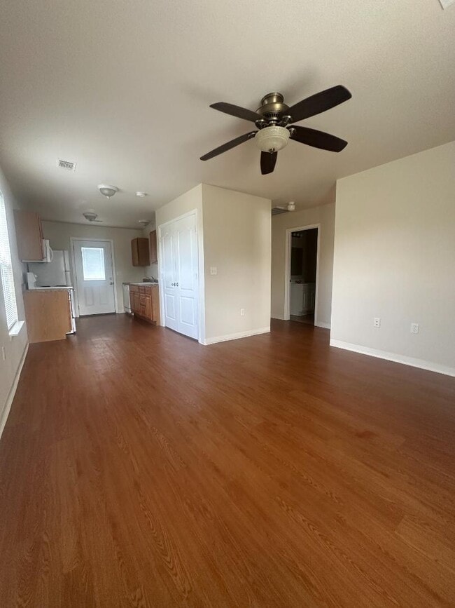 Building Photo - 318 Whaley Ln
