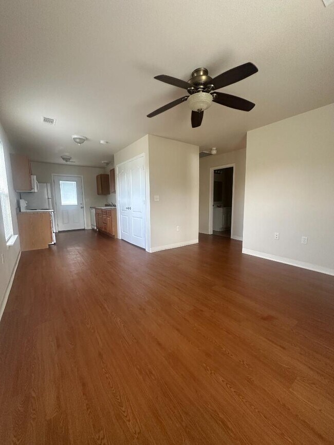 Foto del edificio - 318 Whaley Ln
