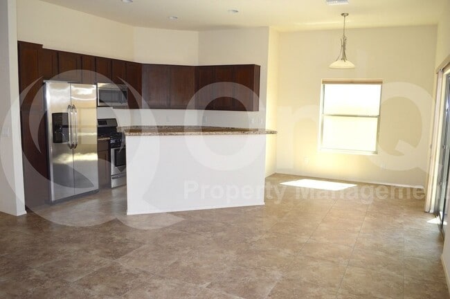 Foto del edificio - 3113 E Danbury Rd