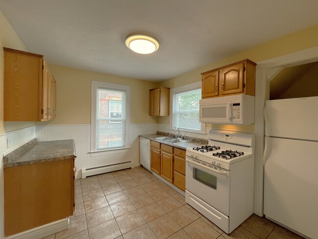 Kitchen - 381 W 1st St