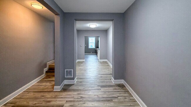 Foto del edificio - 439 N Robinson St
