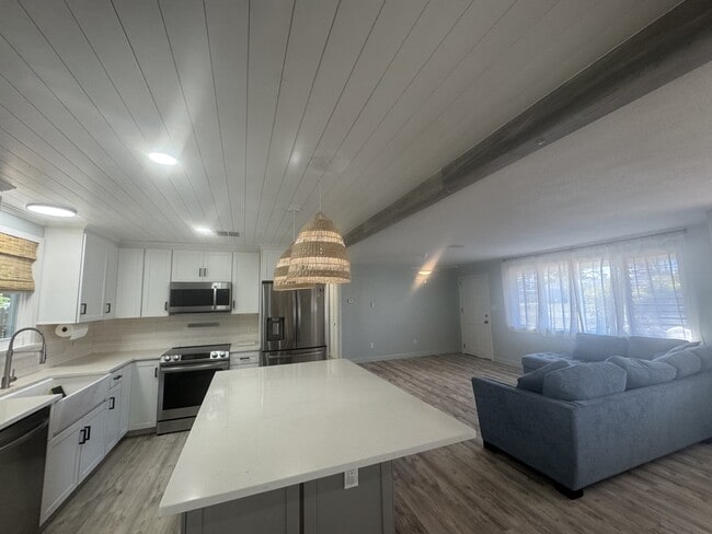 Building Photo - 208 Myrtle Ave