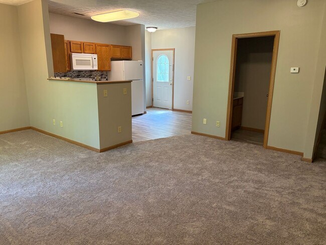 Foto del edificio - 3 Bedroom 3.5 Bath Townhouse