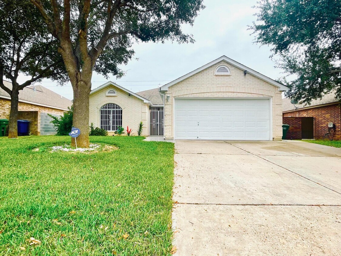 2126 Lima Loop, Laredo, TX 78045 House Rental in Laredo, TX