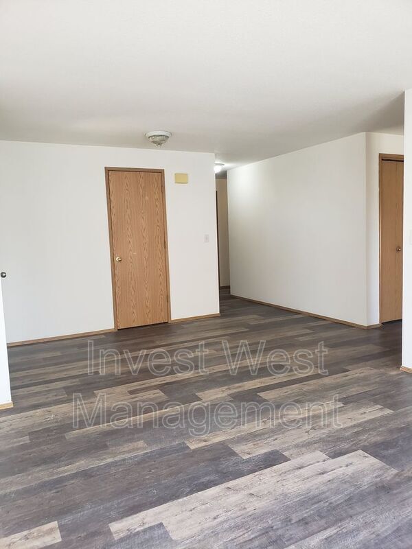 Building Photo - 6900 NE 157th Ave