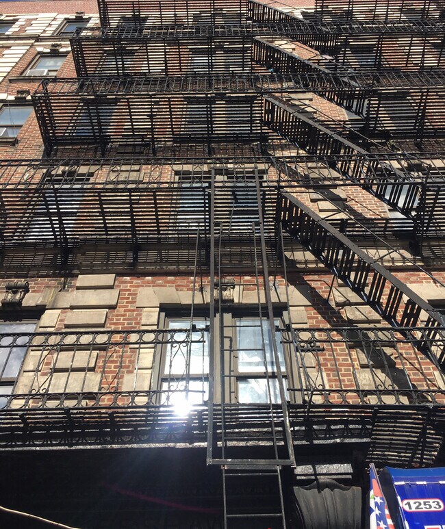 Building Photo - 1253 St Nicholas Ave