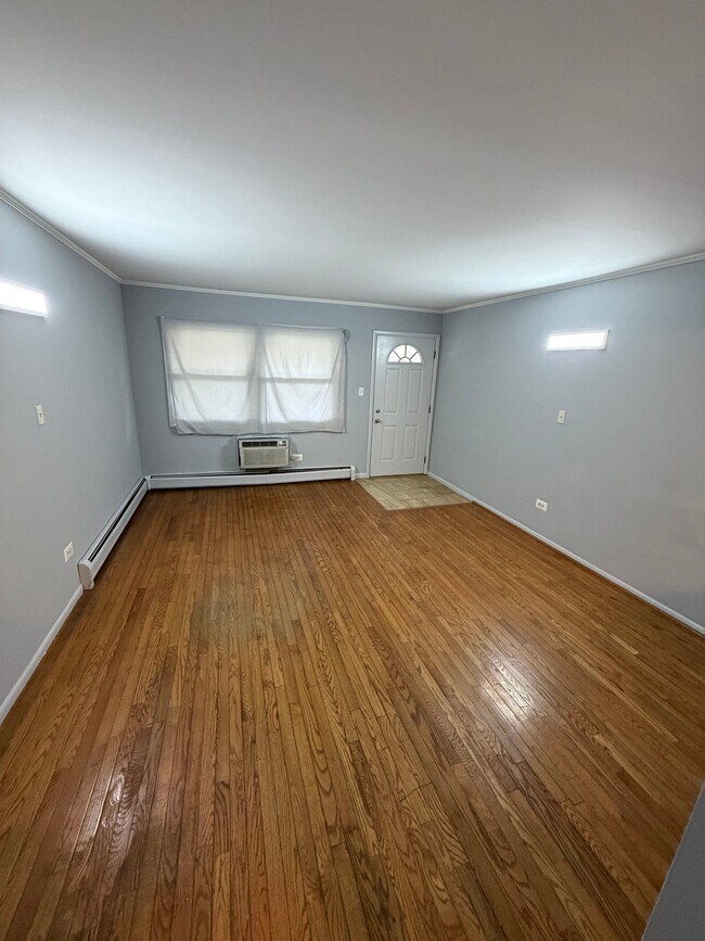 Foto del edificio - 821 Bode Rd