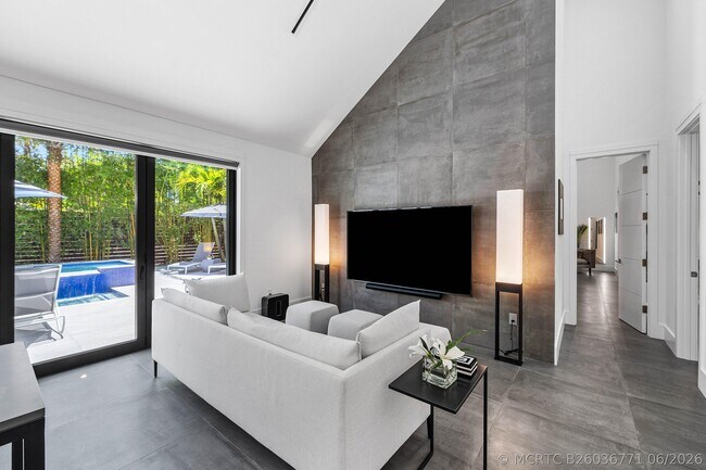 Foto del edificio - 1275 N Swinton Ave
