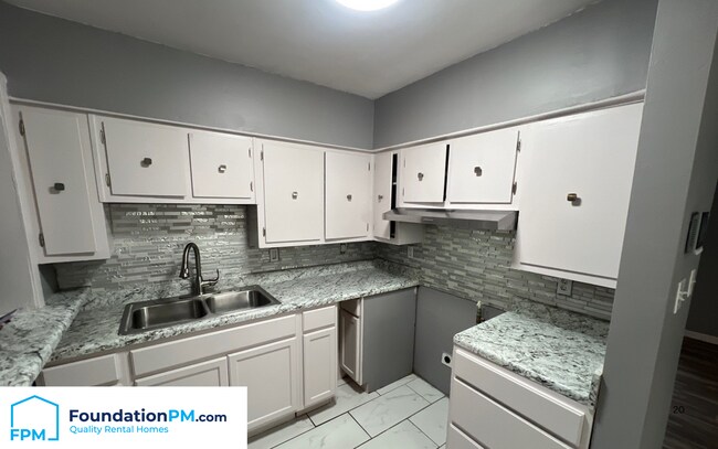 Foto del edificio - 2412 Gentry Ave
