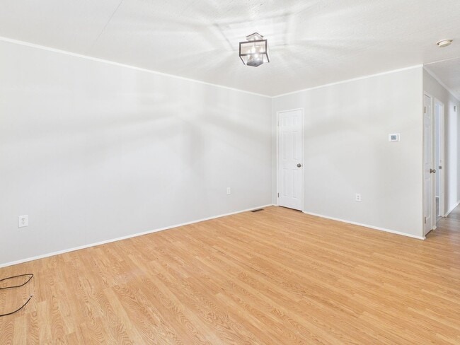 Building Photo - 3426 Delaware Ave