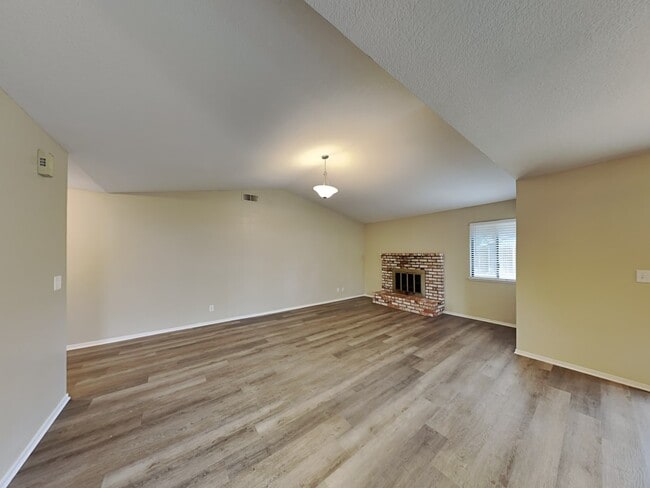 Building Photo - 1013 Old Mill Cir