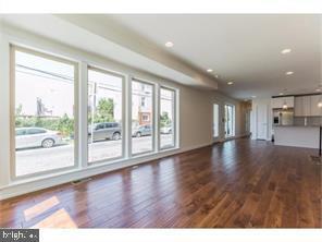Building Photo - 1441 Brown St
