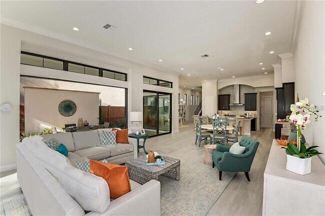 Foto del edificio - 8202 Via Vittoria Way