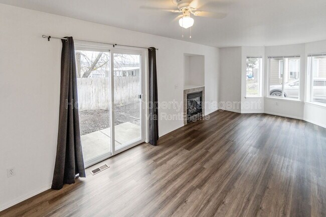 Foto del edificio - 2316 N Wilbur Rd