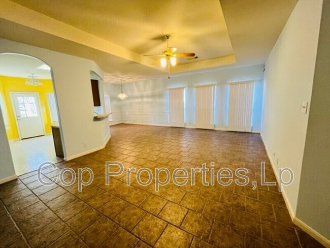Foto del edificio - 6239 Parkland Oaks Dr