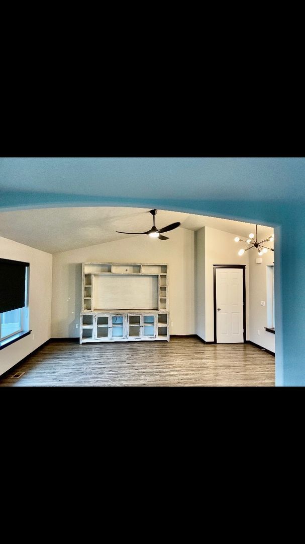 Building Photo - Modern Comfort in the Heart of Coeur d’Alene!