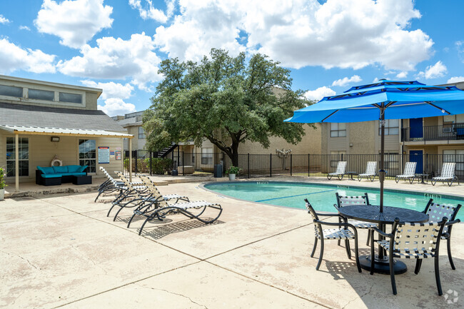 Swimming Pool - Bel Air Springs