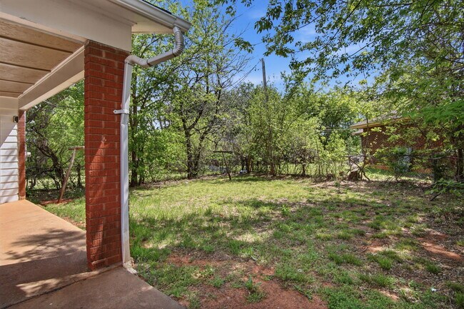 Foto del edificio - 846 Marilyn St