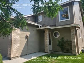 Building Photo - 2574 S Sumac Ln