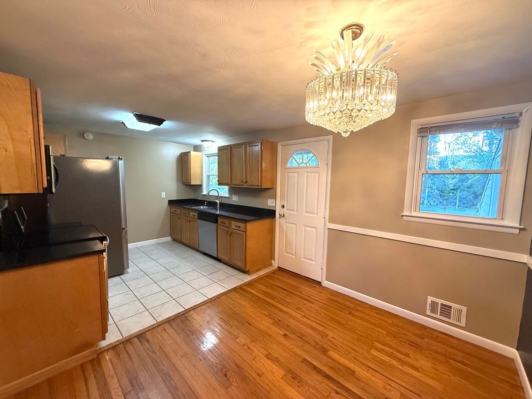 Primary Photo - 47 Beechwood Rd