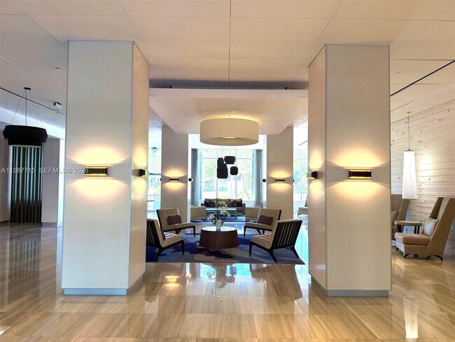 Foto del edificio - 100 Bayview Dr