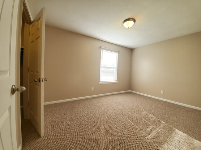 Building Photo - Whisperwood Apartments