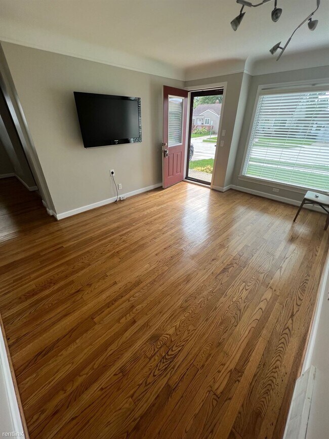 Foto del edificio - 3 br, 1 bath House - 3602 Ravena Ave