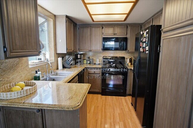 Building Photo - 26956 Flo Ln