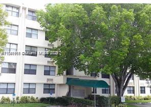 Building Photo - 2501 Riverside Dr