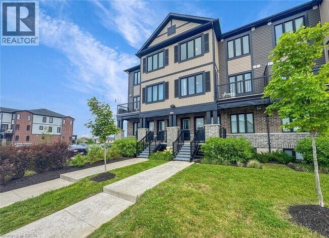 Building Photo - 150 ROCHEFORT St